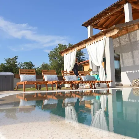 Villa Dana - 6min Drive To The - Pool - Whirpool Porec
