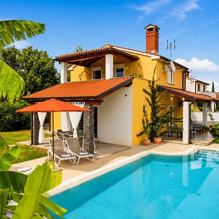 Villa Villa Dana Porec - Luxury Oasis With Pool & Whirlpool, 6 Min To The Sea Poreč