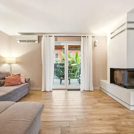 Villa Villa Dana Porec - Luxury Oasis With Pool & Whirlpool, 6 Min To The Sea