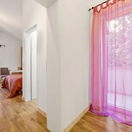 Villa Dana Porec - Luxury Oasis With Pool & Whirlpool, 6 Min To The Sea Villa *