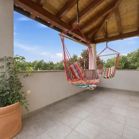 Villa Villa Dana Porec - Luxury Oasis With Pool & Whirlpool, 6 Min To The Sea Poreč