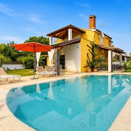 Villa Villa Dana Porec - Luxury Oasis With Pool & Whirlpool, 6 Min To The Sea