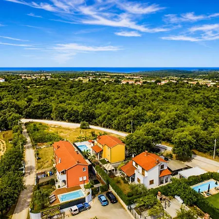 Villa Villa Dana Porec - Luxury Oasis With Pool & Whirlpool, 6 Min To The Sea Poreč