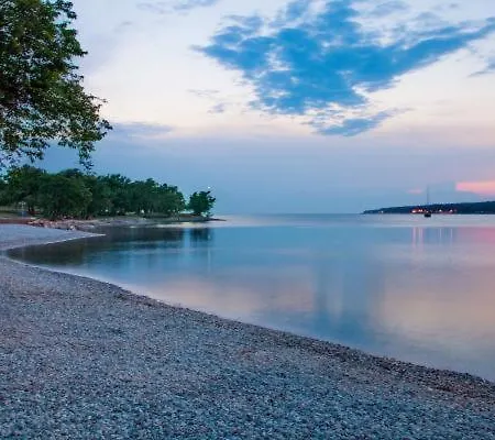 Villa Villa Dana Porec - Luxury Oasis With Pool & Whirlpool, 6 Min To The Sea Poreč