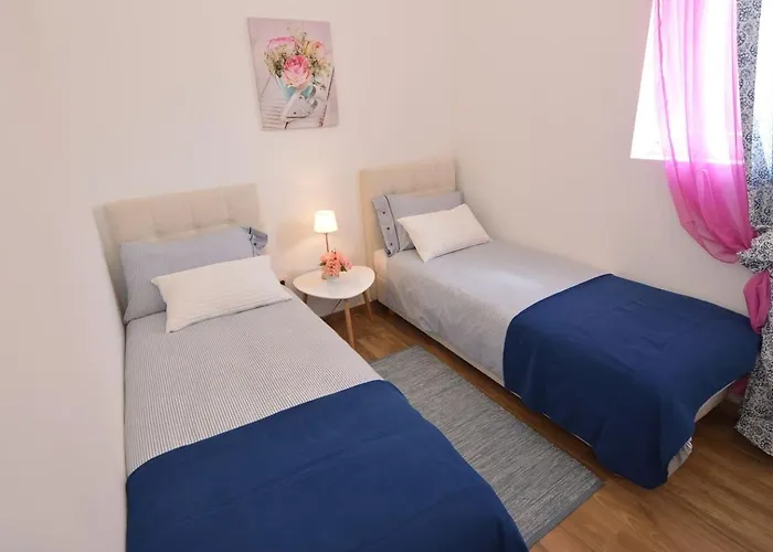 Dana - 6min Drive To The - Pool - Whirpool